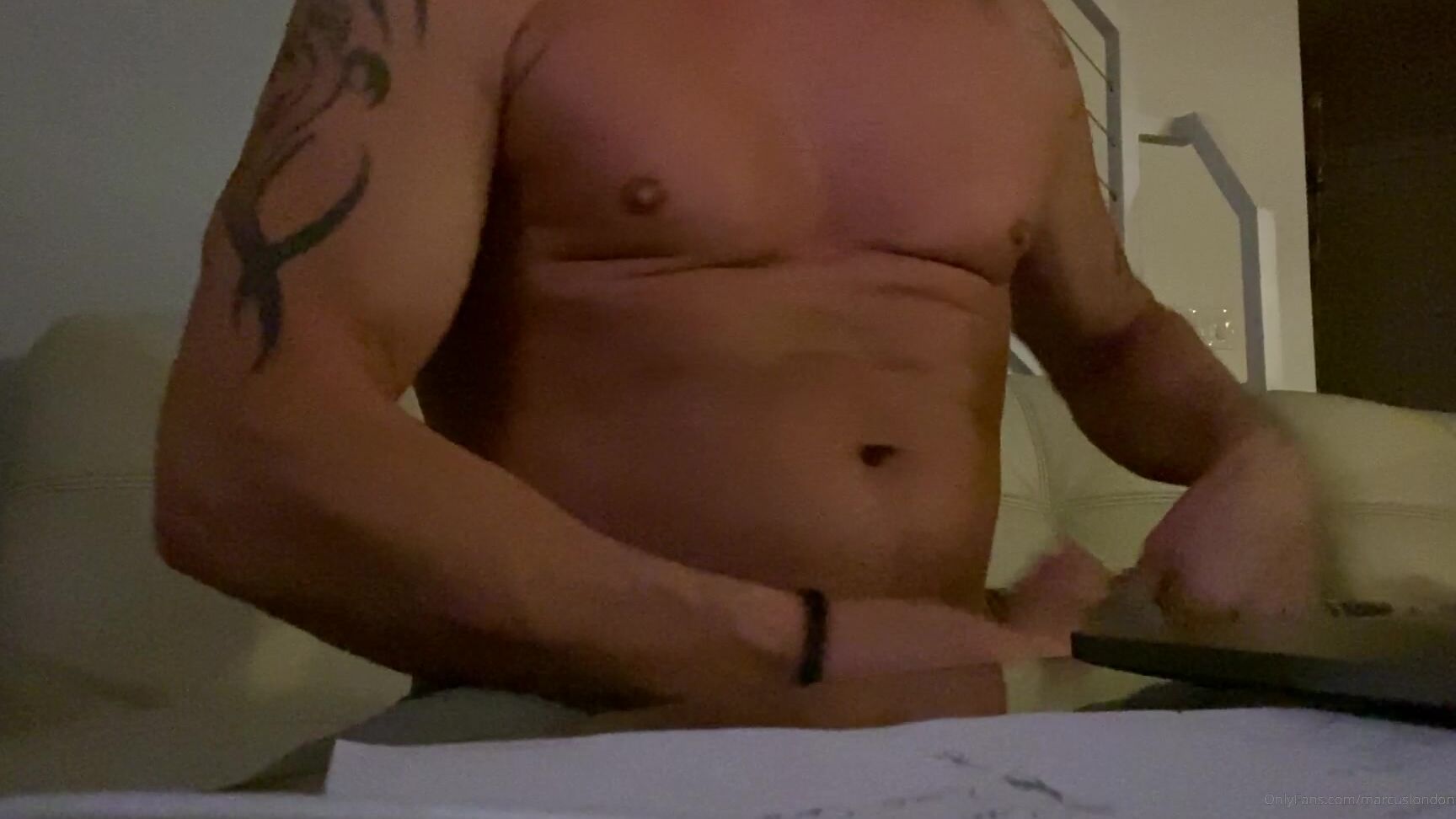 Marcuslondon Jerking Off Before Bed