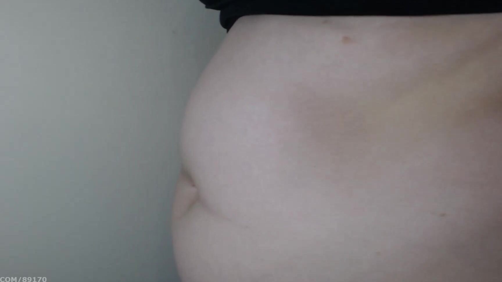 Booty U Hooterz Waitress Belly Jiggling