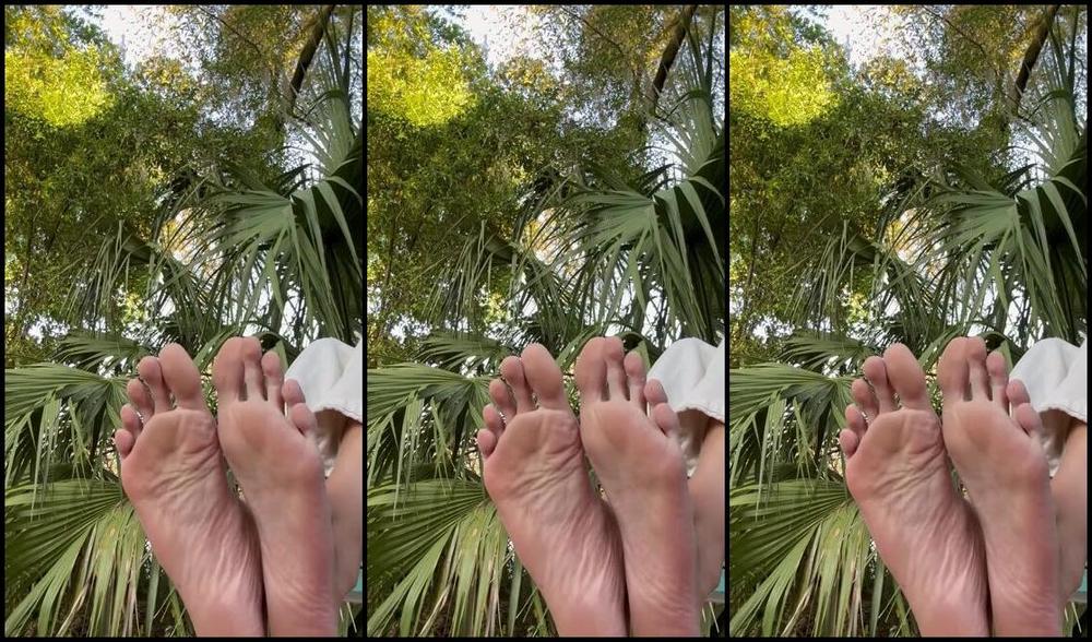 Brooketootsies Nicknamed Brooketootsies 03 15 2024 Onlyfans Video Barefoot In The Early Morning Light I Want To Get A Pedicure But Id Like