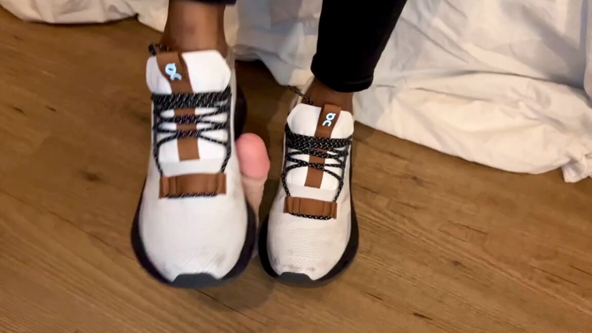 Stillsinning Nicknamed Stillsinning Onlyfans Been Out Enjoying Myself During The Hot Days Sweaty Feet And Being A Naughty Girl At Night 1