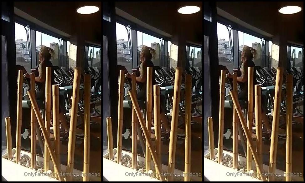 Mistress Sinpiedad Nicknamed Sinpiedad Onlyfans Merry Christmas At The Gym Followers Fans