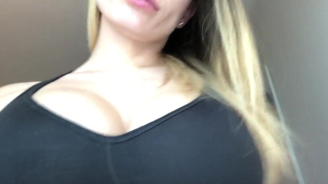 Ava Austen 17892166 12 14 2018 Stay Tuned Look At That Pink Lush Pussy It S About To