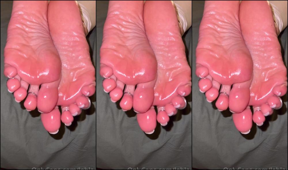 Lehlani Ignoring You While I Read My Manga Sakamoto Days All You Can Do Is Stare At My Soft Oily