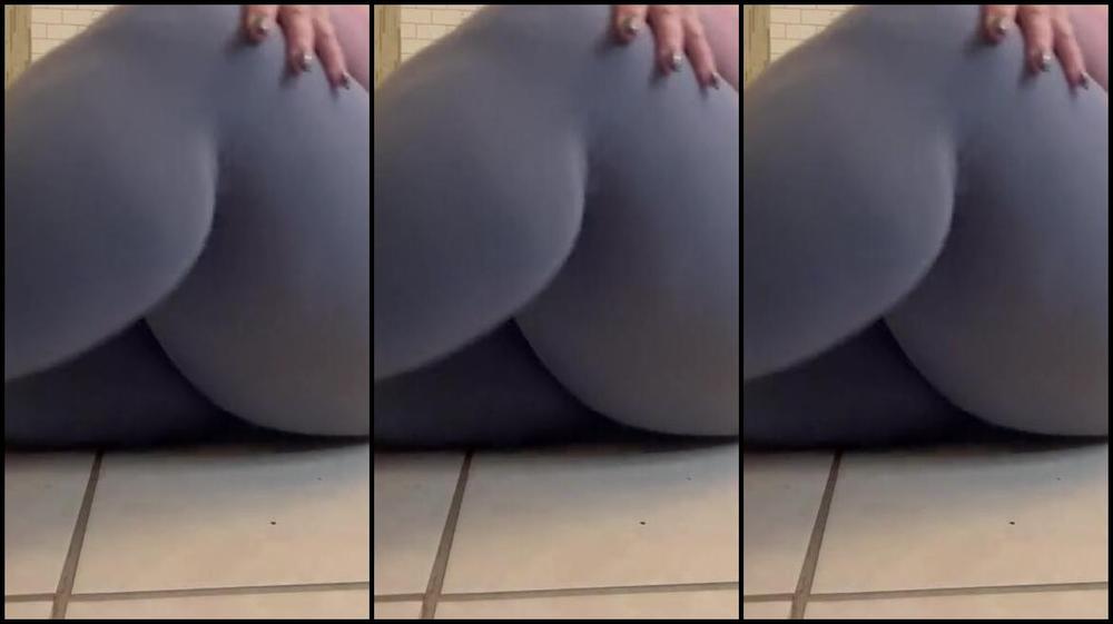 Aminamarie Onlyfans Love Peeling These Socks Off After A Nice Cardio Session Happy Saturday I Have Some Soccer Mom