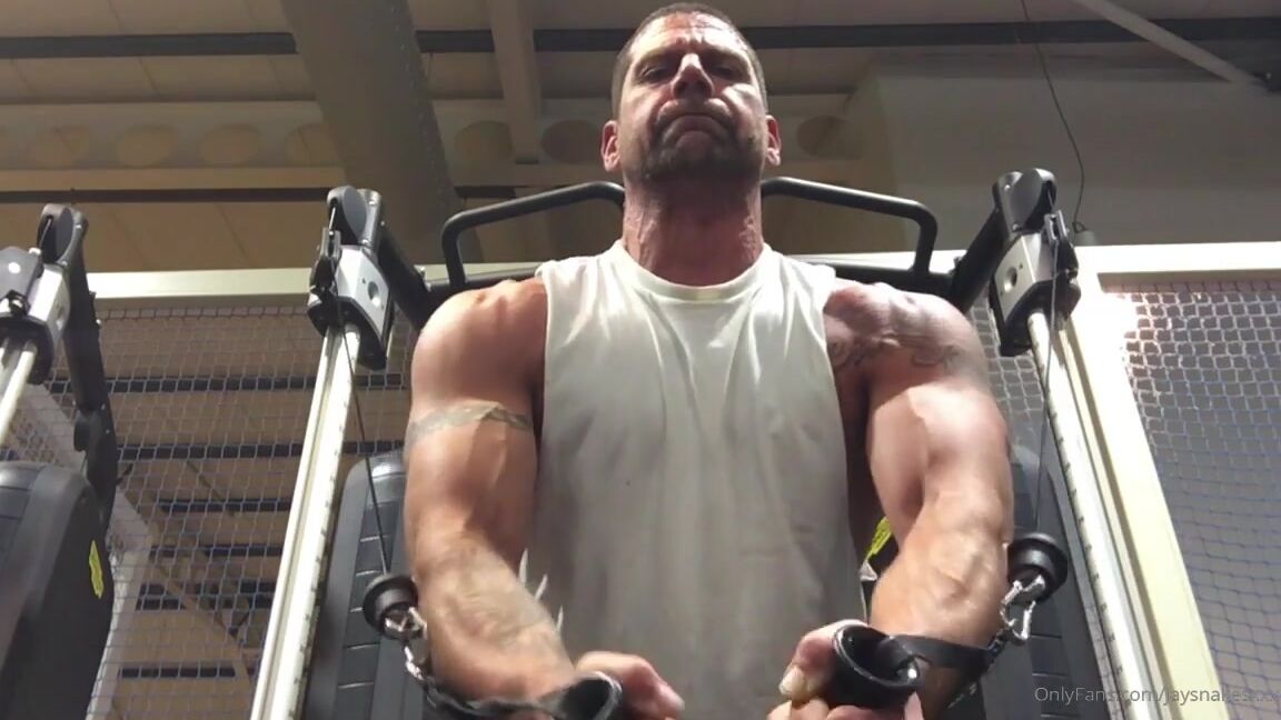 Jaysnakesxxx Down The Gym For A Chest And Shoulders Workout Who Knows Next Time I May Take You In The