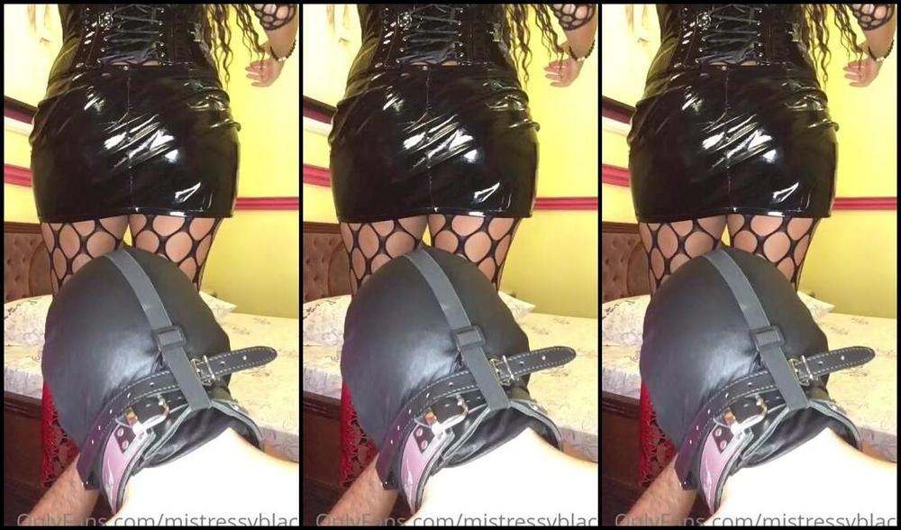 Mistress V Black Nicknamed Mistressvblack Onlyfans Como Um Bom Escravo Voc Deve Cuidar Das Minhas Botas As A Good Slave You Must Take Care Of