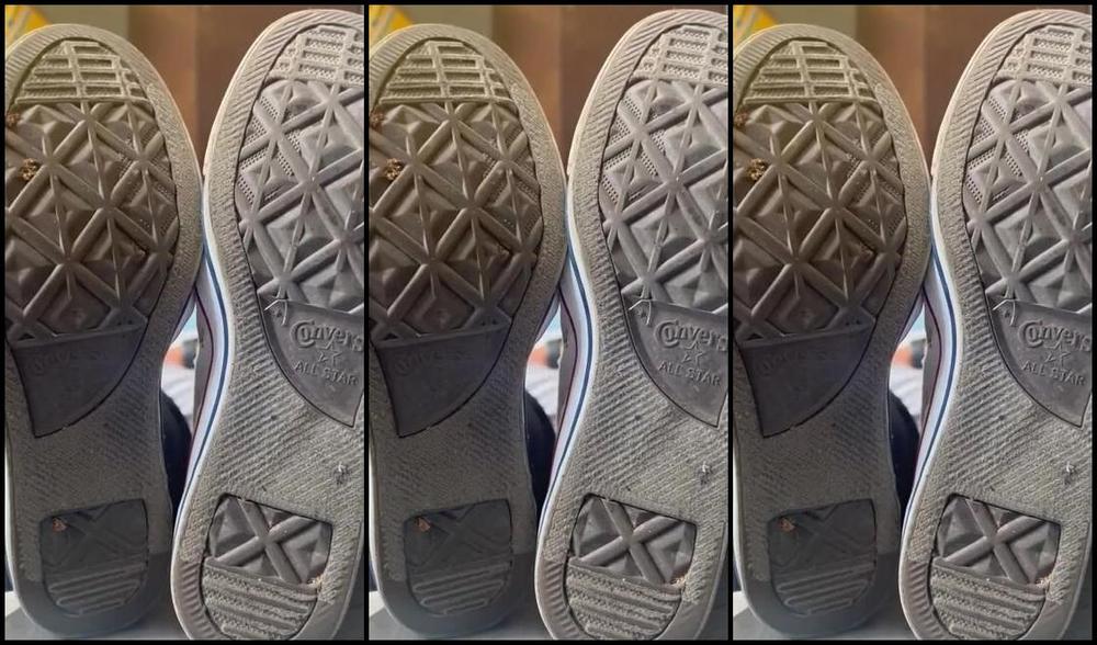 Dissatoes Onlyfans I M At Work And My Feet Are Super Sweaty And Stinky Omg It S Sooo Hot Today And I M Not Wearing