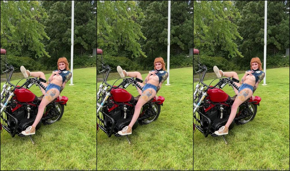 Meltymochi 2604601136 09 17 2022 Having The Time Of My Life We Found A Bunch Of Bikers That Let Us