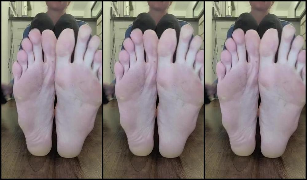 Megan Fletcher Aka Sweetsoleprincess Onlyfans Do You Love Watching Me Self Fuck My Long Perfect Toes Theyre So Sweaty From