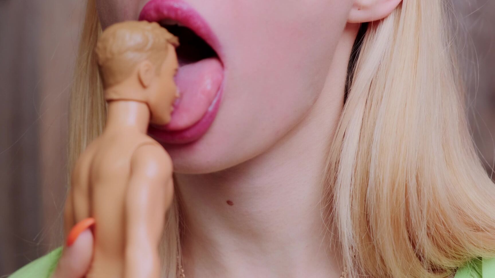 Kira Loster Rusvore Vid I Eat You