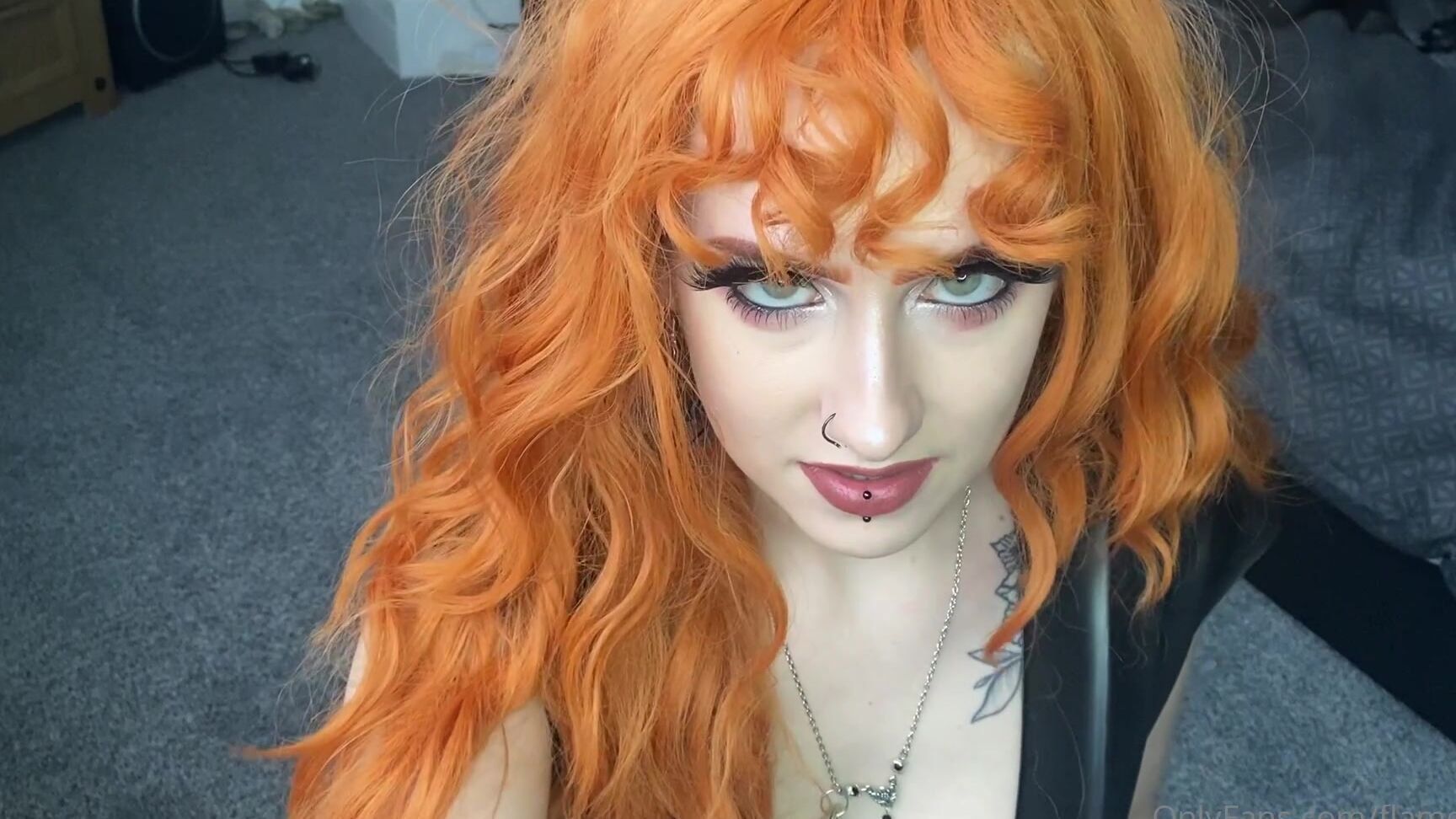 flamefoxx-07-01-2022-2318916703-thank-you-for-500-subscribers-enjoy-this-video-where-i-lock-you-in-your-cage-lick-my-dil