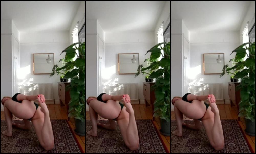 Beatricehartley Now I Ve Gone Live Twice With An Audience Strong I Might Do A Live Wank Wednesday