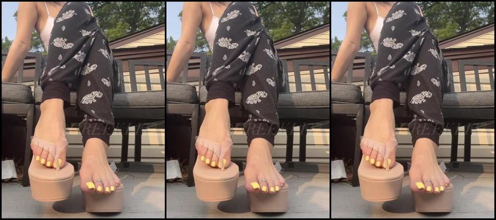 Greek Goddess Li Aka Greekli77 Onlyfans Would You Stare At My Toes If I Walked Past You In These Shoes 11