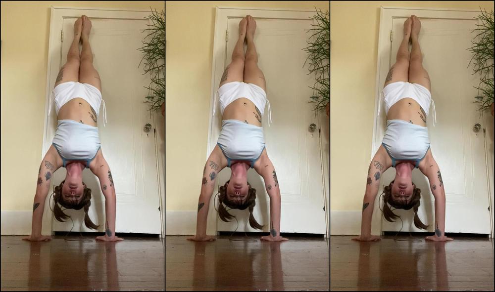 Sidney Babygirl Here S Some Stretchy Fun Yoga While Chatting W My