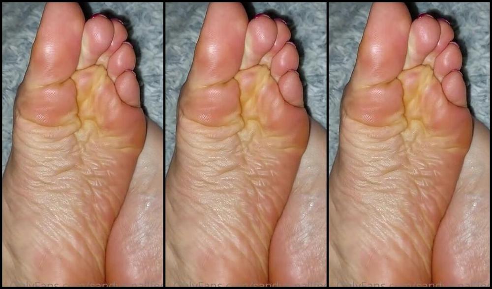 Mica Sandy Nicknamed Sandysmallfeet Onlyfans So Pink Love My Soles When They Are So Pinky Enjoy This Joi