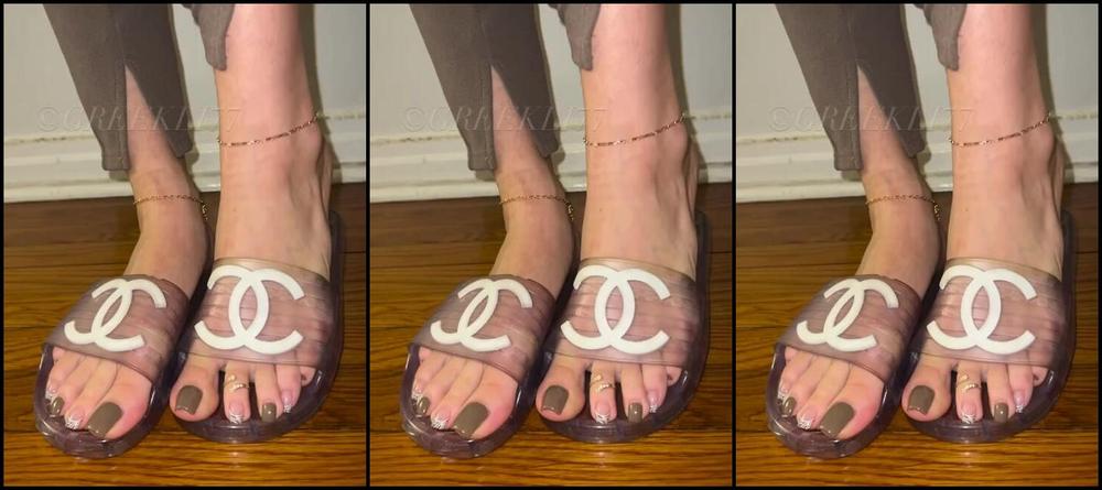 Greek Goddess Li Aka Greekli77 Onlyfans I Love My Work Outfits Would Love To Roleplay For A Good Foot Boy 7