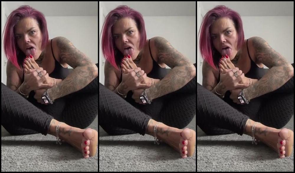 Msmaddy Aka Madsoles 1 Onlyfans Selfworship Finally I Can Do It Again Enjoy Me Sucking On My Red Toes What A Great Start