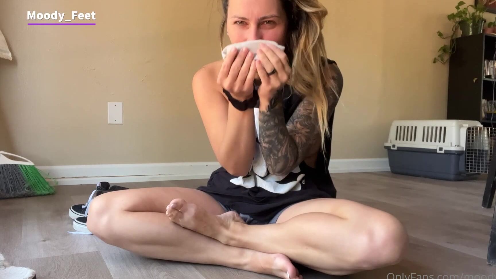 Moodyfeet Your Roommate Gets Home From The Gym And You