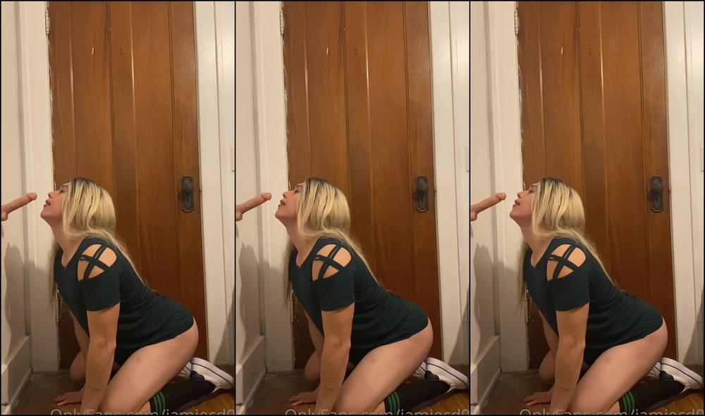 Jamiecd Enjoy To Mins Of Me Stroking My Snake And Playing With My Toy I Don T Cum In This