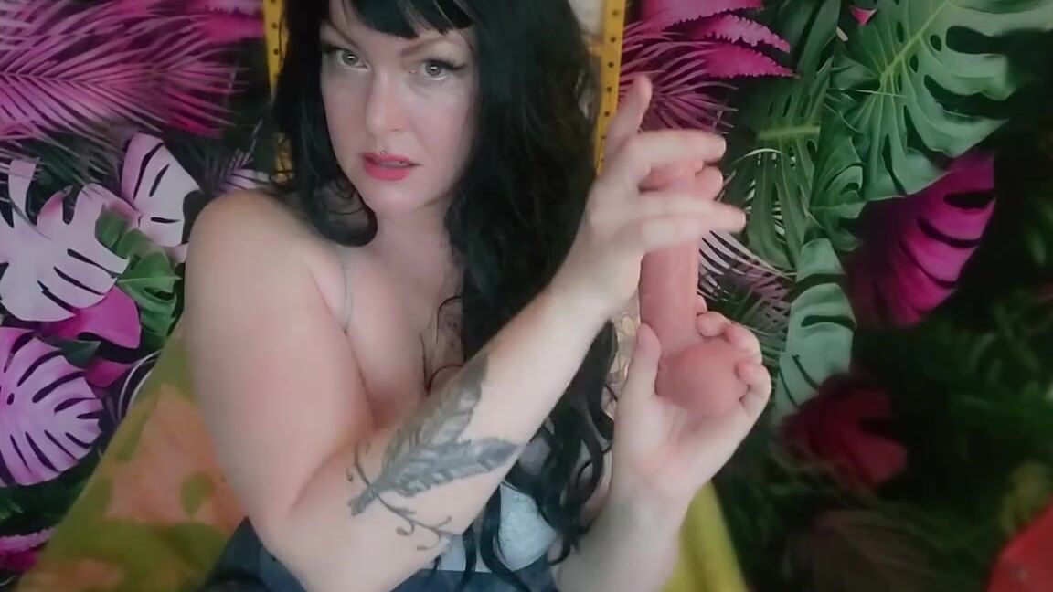 Bastienne Cross Nicknamed Bastiennecross Onlyfans Joi For Tiny Dicked Foot Lovers A