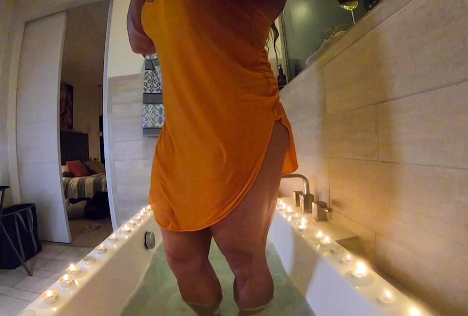 Aleeshayoung Scrub A Dub Dub