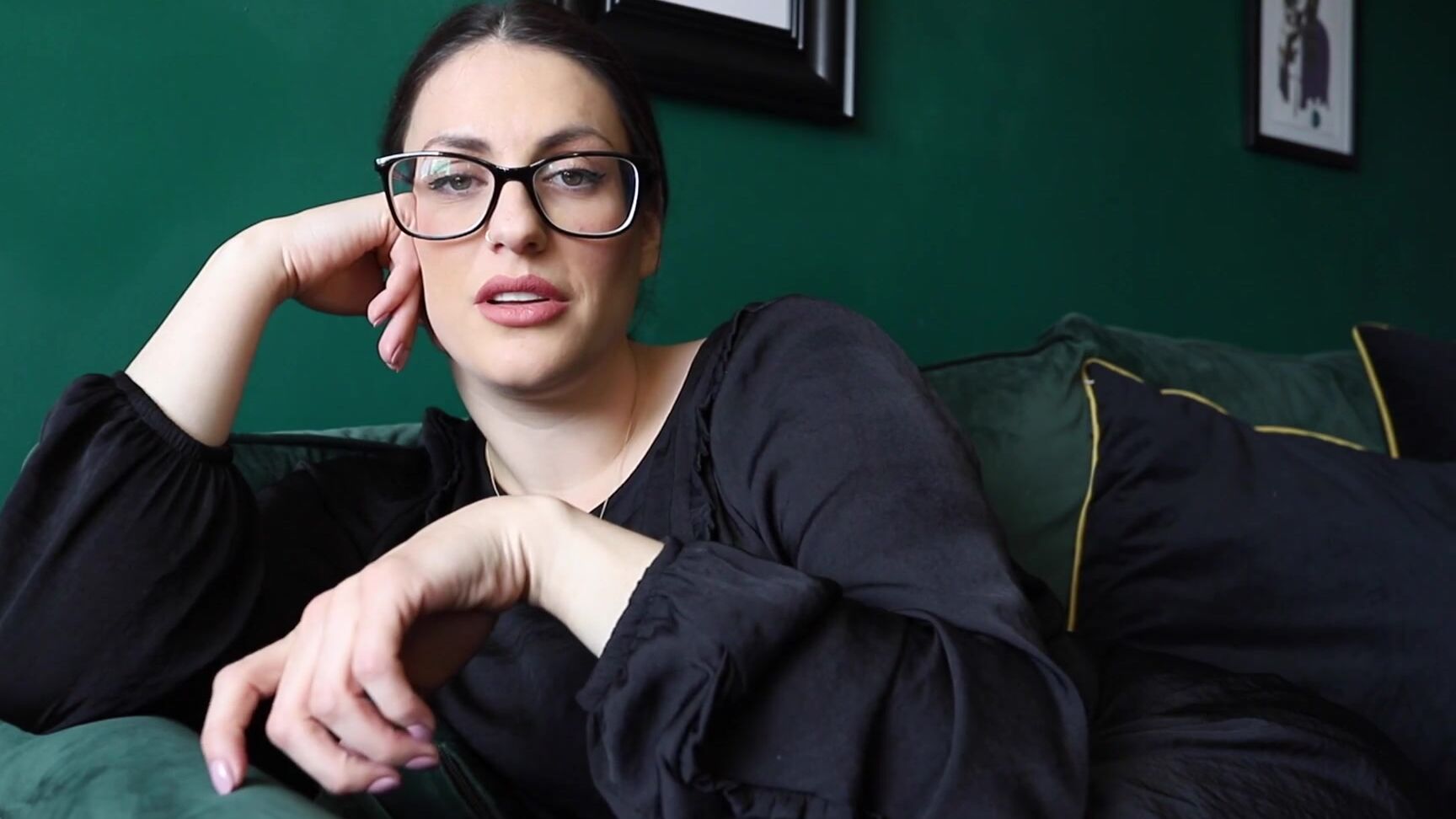 "Countess Diamond" Findom, Femdom, Financial Domination, Money, Tpe, Male Submission, Submissive, Countess Diamond, British Domme, Dominatrix, British Accent, Asmr, Long Nails, Bristol, Glasses, Suggest Countess Diamond Total Financial Control My sub