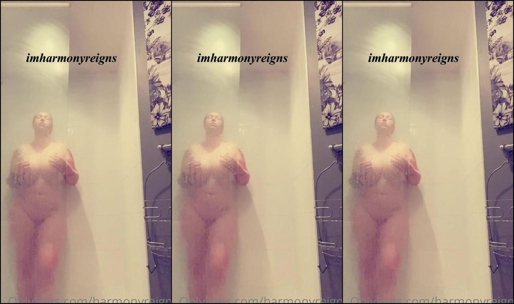 Harmonyreigns Peak In My Shower