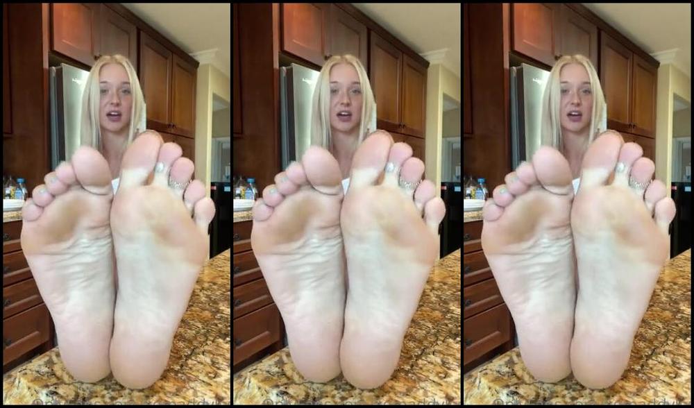 Goddess Kaylee Aka Xomaddykxo Onlyfans Pov Ur My Roommate And I Found Out About Your Foot Fetish If You Don T Worship My Soles I M Tellingp