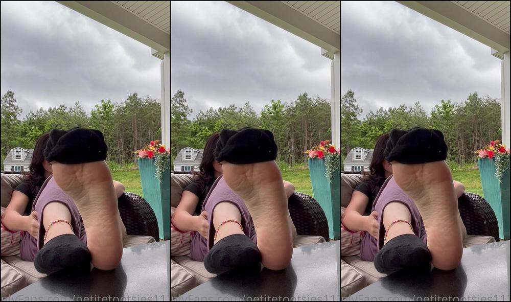 Penelopestootsies Stroke Your Cock While I Peel My Smelly Socks Off