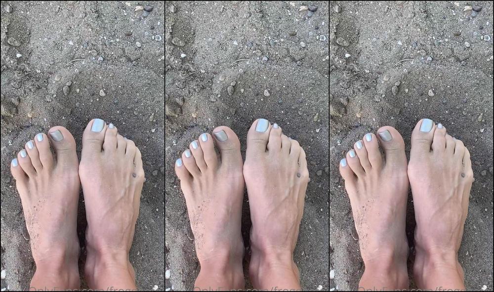 Froggeefeetvip Just Some Feet In Sand