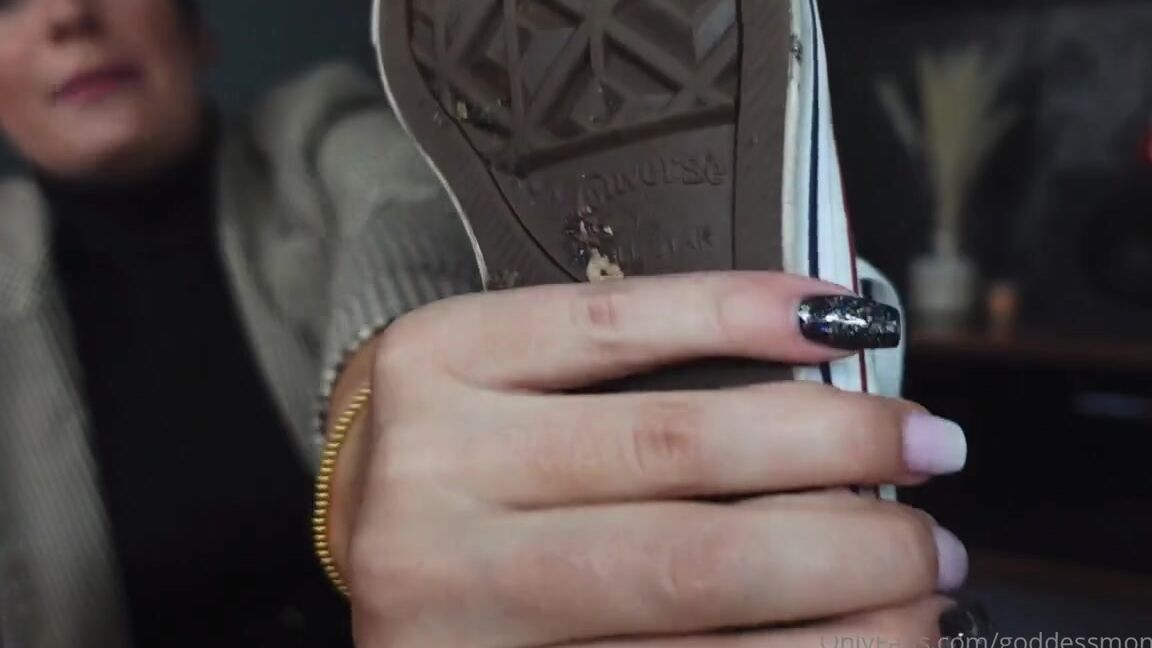 Goddessmona 91 Onlyfans Socken Update Hast Du Endlich Begriffen Das Meine Sohlen Einfach Zu Jeder Jahreszeit Schwitzenp