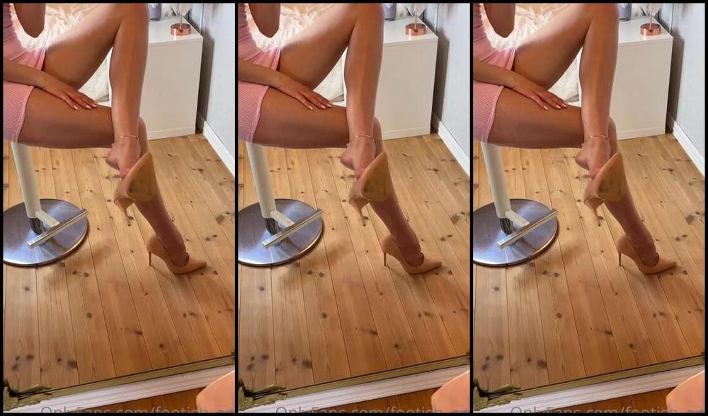 Goddess Anna Nicknamed Footish Ann Onlyfans Do You Enjoy Occasional Heels Play I Love It And I Love Myself A Sexy Dangle Also Replying To One X