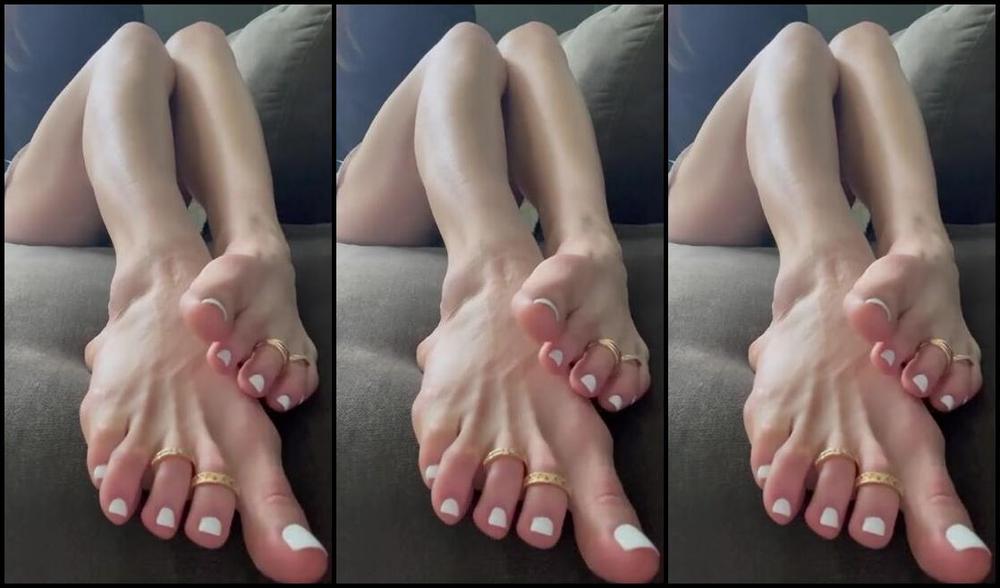 Fitxmama Nicknamed Fitxmama Onlyfans Daylight Savings Time Got You Down Look Alive Sleepyheads I Literally Received Almost 30 New Toe