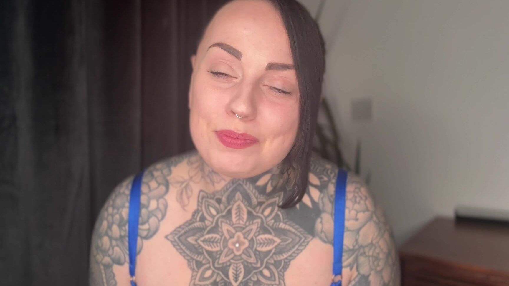 "MissValentina" bisexual, femdom, femdompov, gayjerkoffinstructions, gaymasturbationinstructions Queer Quiz For Faggots manyvids