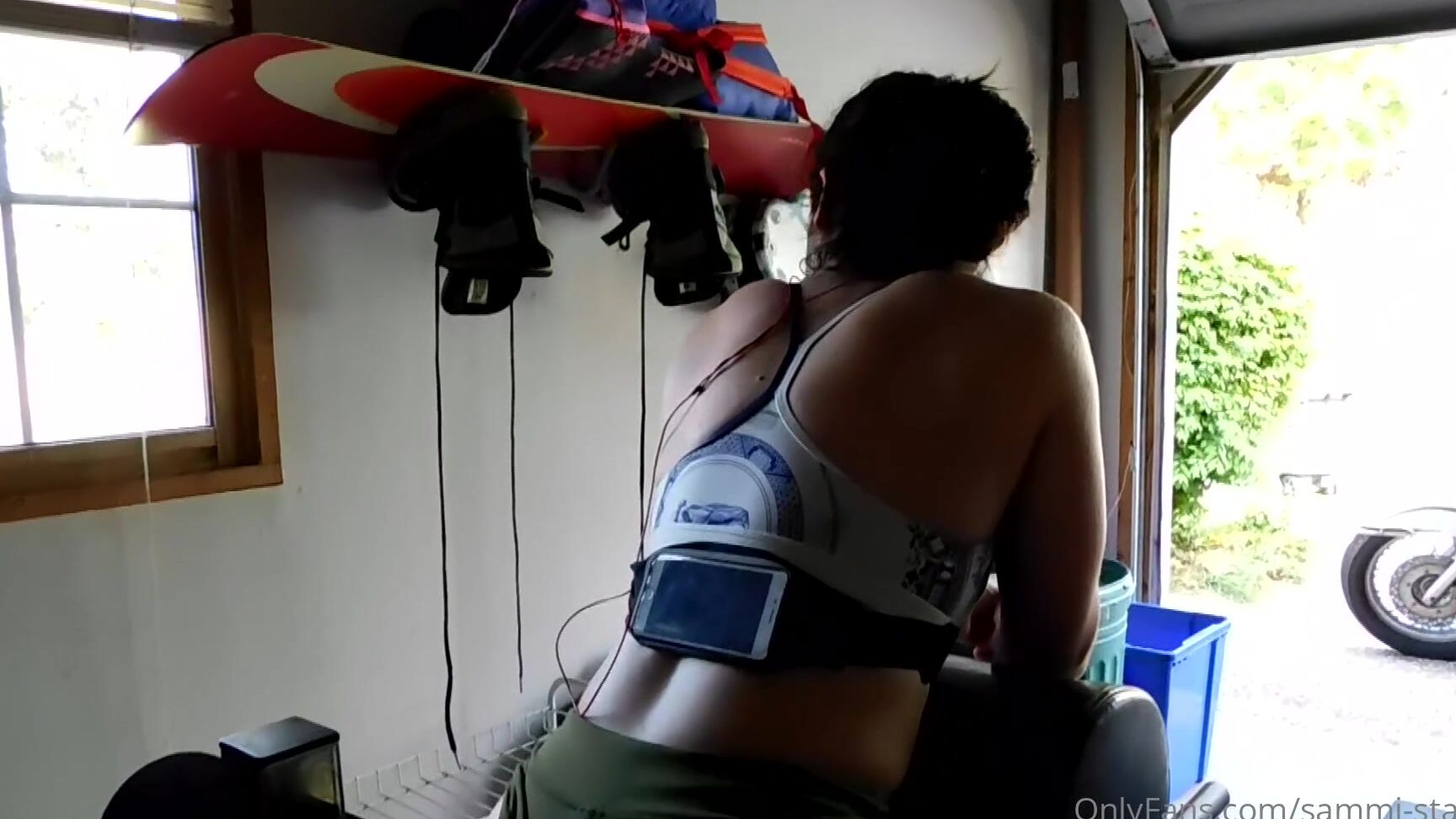 Sammi Starfish Minute Video Weightlifting With A Booty Shorts Wedgie