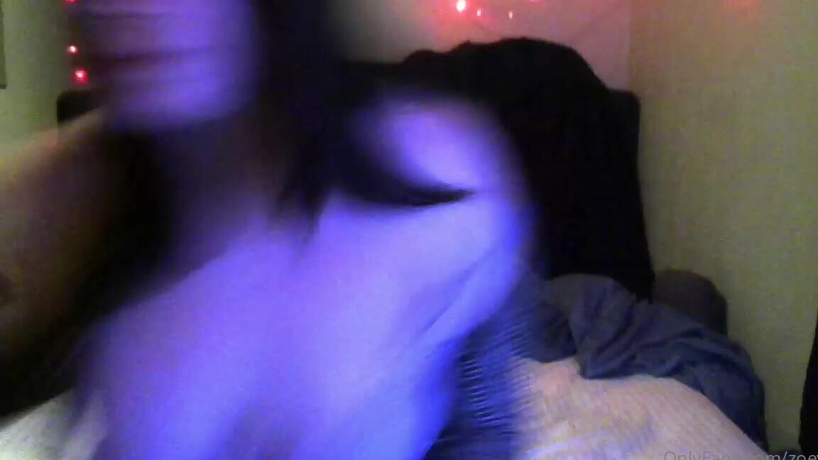 zoeyuso-20-08-2020-736125303-i-love-fucking-myself-for-everyone-on-my-webcam-3-anyone-want-some-custom-ones-150-for