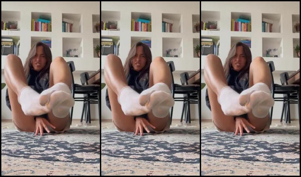 Jane Aka Janesocks7 Onlyfans Shy But Also Let S Play