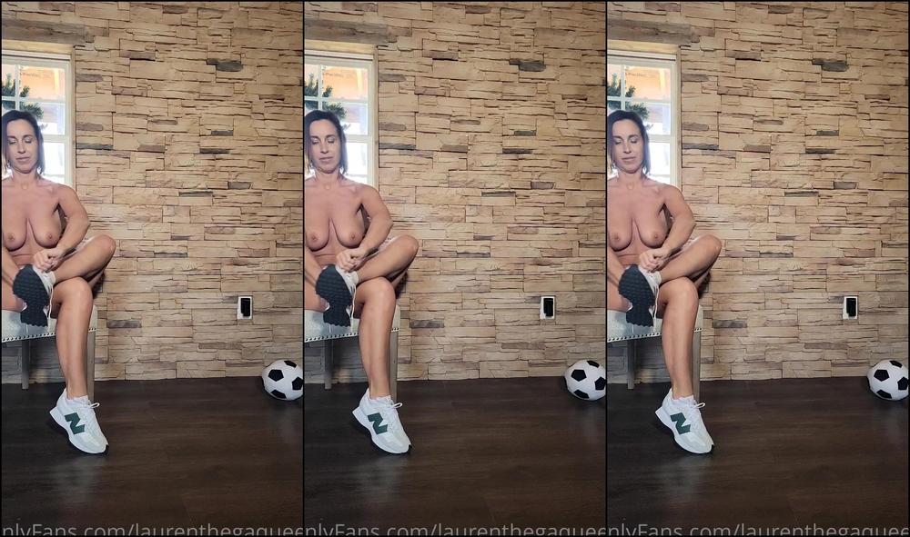 Laurenthegaqueen New Balance Makes Thongs Now Which Ones Do You Prefer Vote