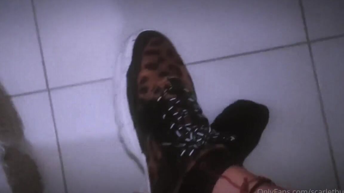 Scarletbunny Nicknamed Scarletbunnyy Onlyfans Smell Me Scarletbunny Only Onlyfans Footfetish Feetfetish Fu Feet Toes Smell Pieds Ps Nogi