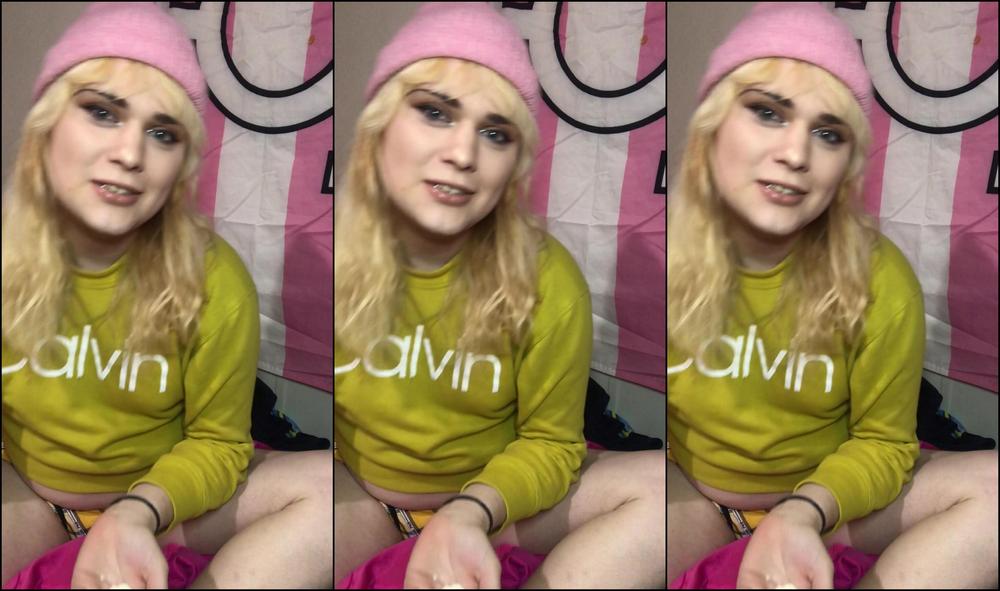 Stef All Access Massaging My Feet With Lotion