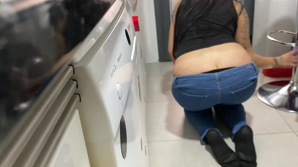 Prettyprincess220 11 07 2022 Onlyfans Video I Was Cleaning The Kitchen And Cooking At The Same Time And I Was Wearing Jeans