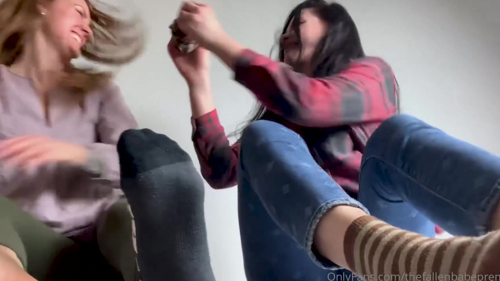 thefallenbabepremium-24-10-2020-1121424908-after-a-nice-hike-we-re-finally-letting-our-feet-breathe-smelly-sweaty-socks