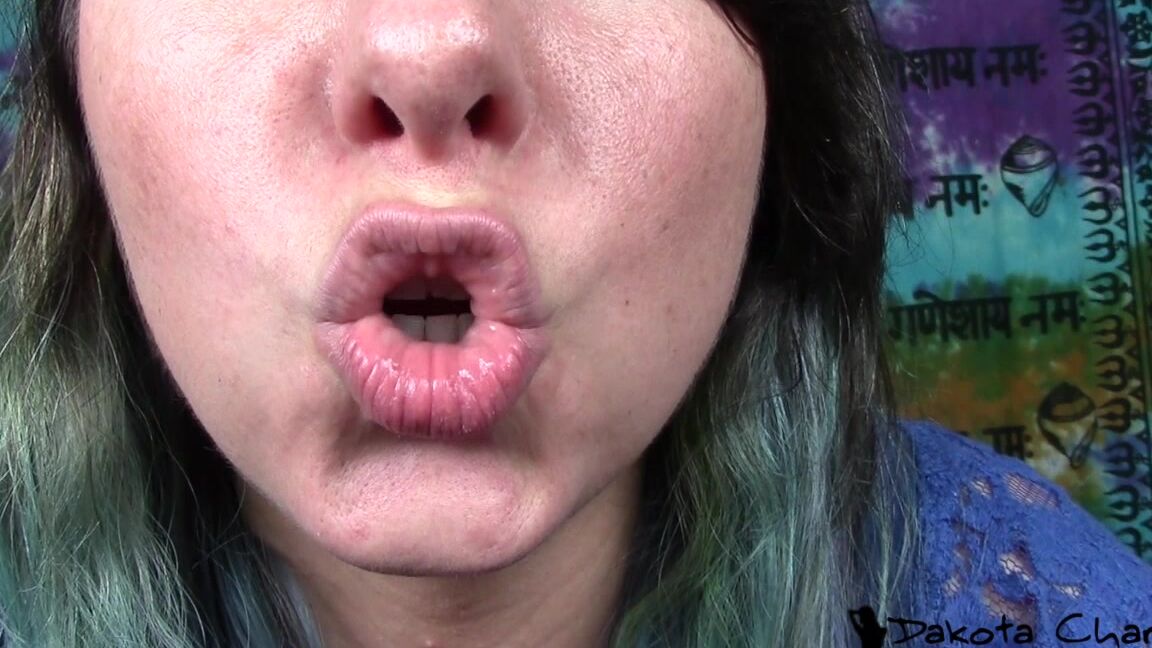 Dakotacharmsxxx Moving Mouth Close Up