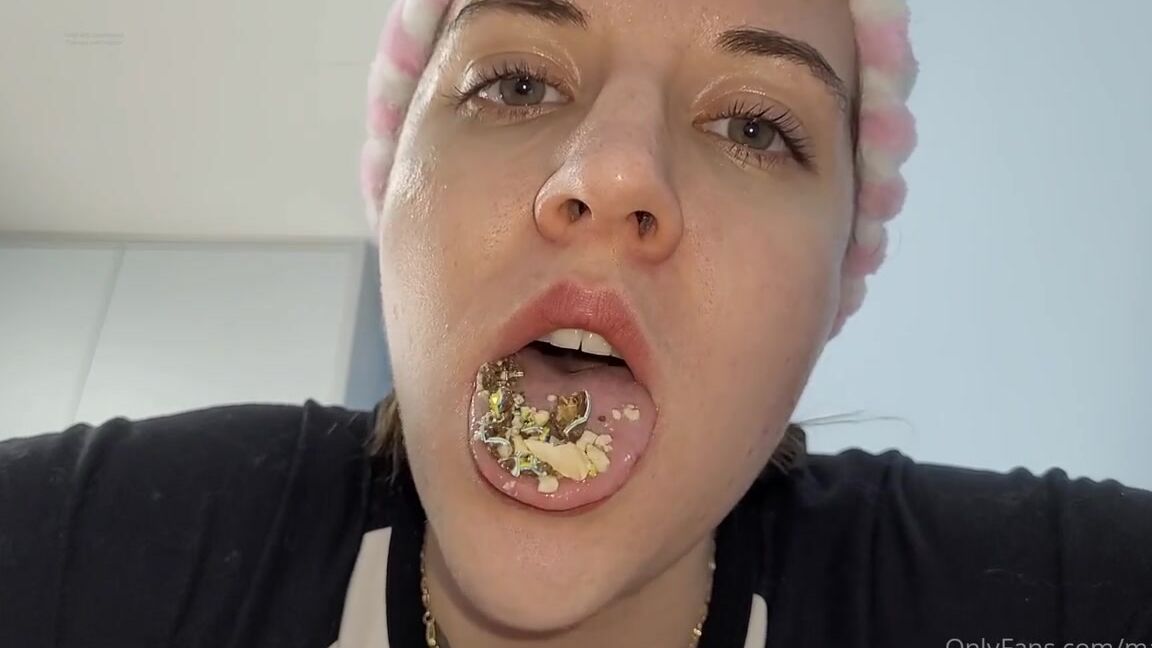 Masmr Onlyfans 4March Vore Video With Tiny Toys And Snacks Plot This Is Your Punishment For What Watch And See