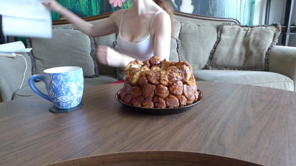 Canadiansammy Sammy Eats Monkey Bread