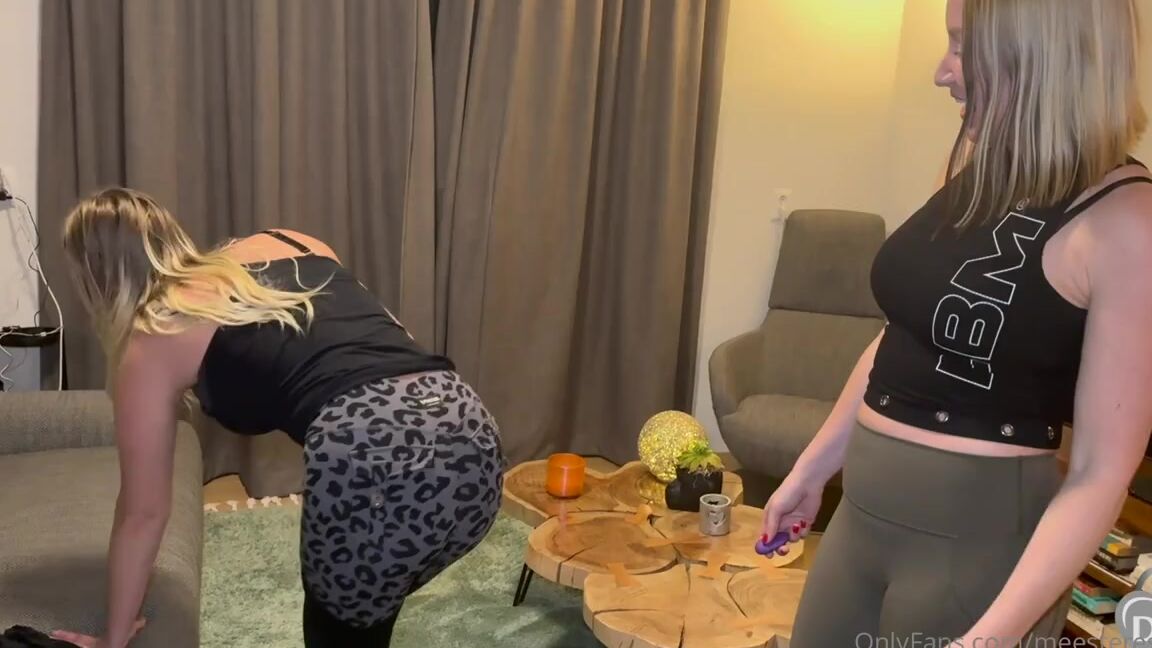 Meesteresnoir Onlyfans I Made Wet Denise Try On Different Yoga Outfits With A We Vibe In Her Pussy Guess Who
