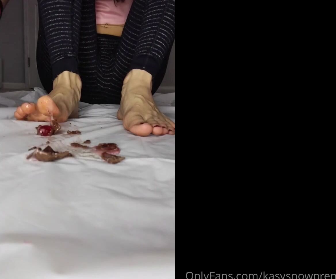 Kasysnowpremium Pulverizing Nostalgic Candies With My Feet And Heels Both Hard And Squishy Candy Hearts