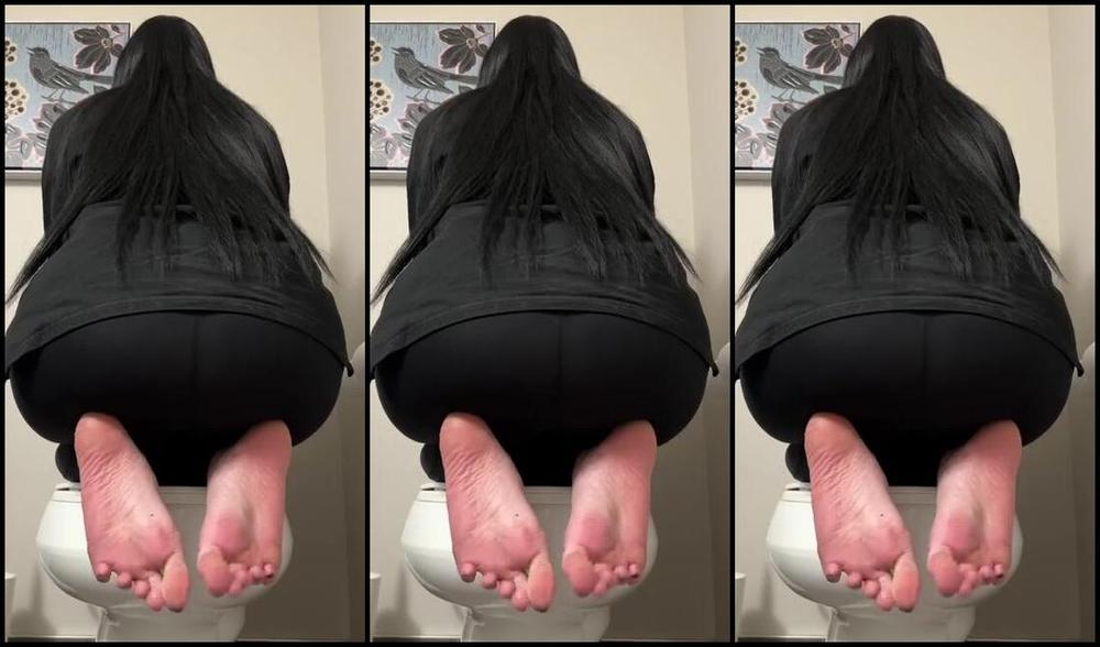 Nymph Nicknamed Nymph 666 02 01 2025 Onlyfans Video Gothic Cutie Submits To You In The Washroom And Edges You With Her Huge Feet