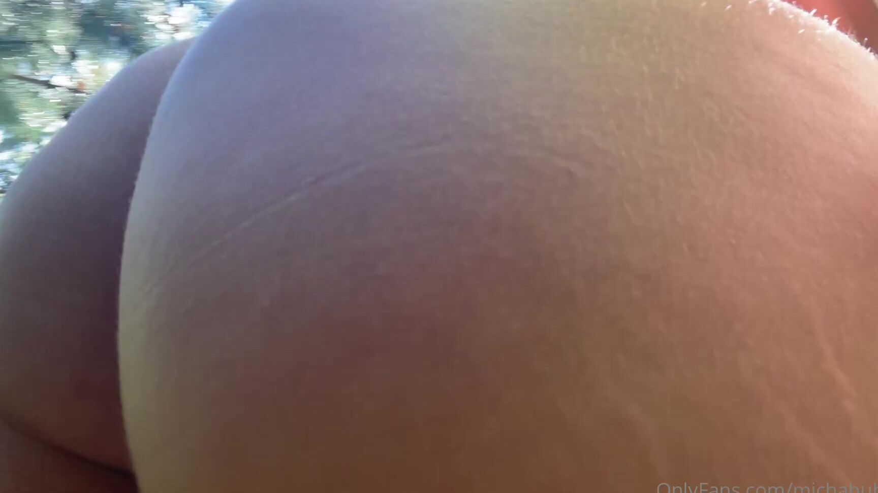 Michabubblesvip Ready To Follow Me