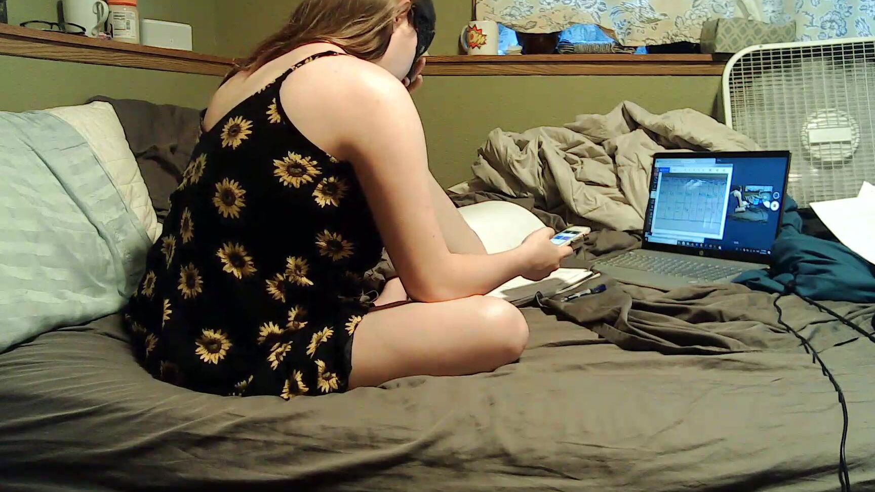 Feet, Ignore, Voyeur ameliadays ignore you while studying ManyVids